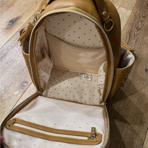 Itzy Ritzy diaper backpack - Picture 3 of 5